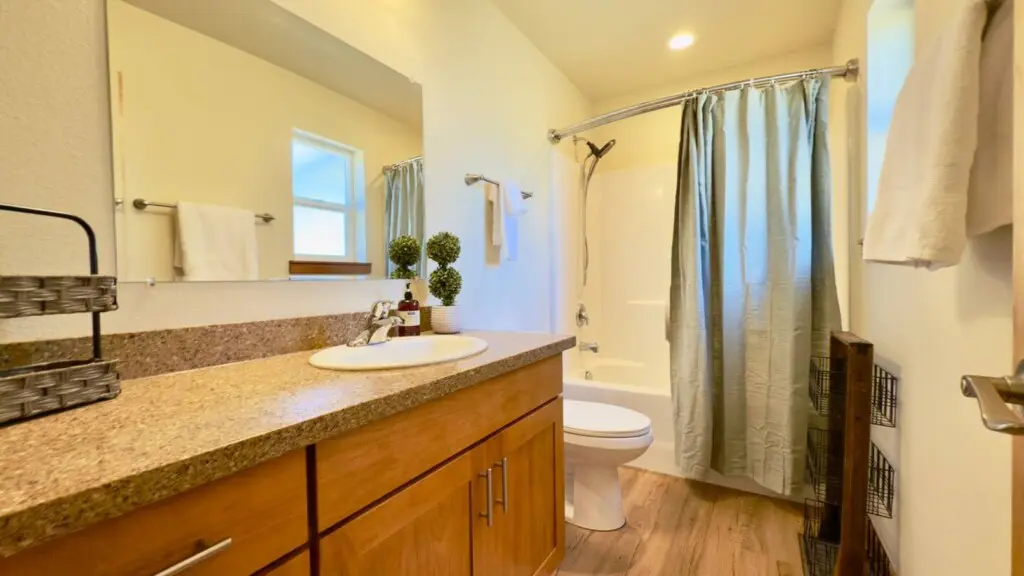 f5df9eaa 48fd 4b5f 98d5 f3998fb40004