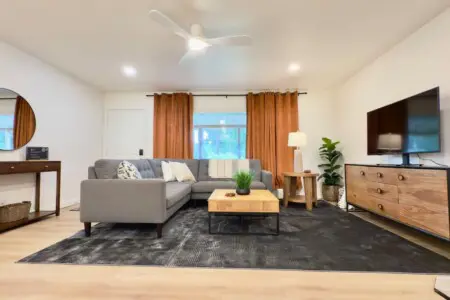 dd91d555 3220 4464 9b9d f11b979d29dd